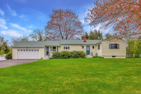 11 Paschal Dr, Milford, CT 06461