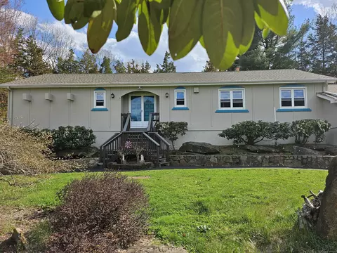 20 Adams Dr, Shelton, CT 06484