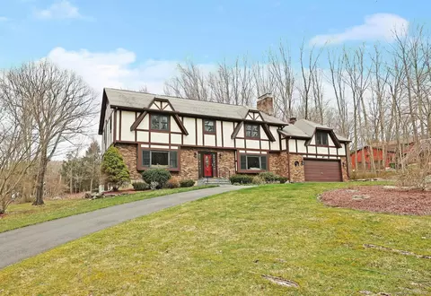 71 Scenic Hill Ln, Monroe, CT 06468