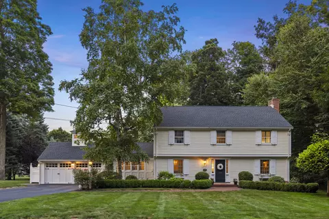 155 Pioneer Dr, West Hartford, CT 06117