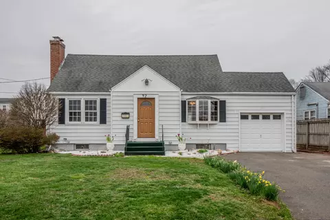 92 Ashland Ave, Newington, CT 06111