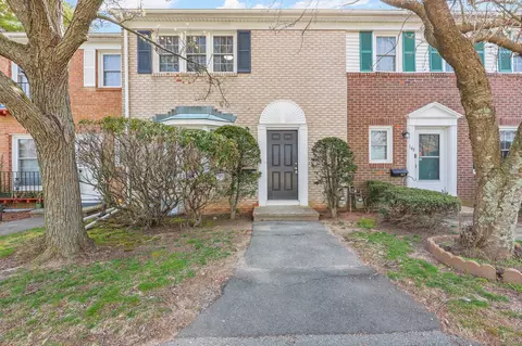 165 Penn Cmn #165, Milford, CT 06460