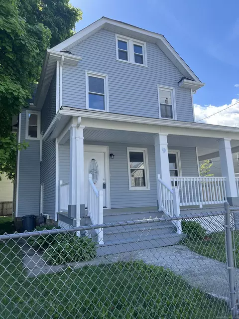 9 Spring St, Milford, CT 06460