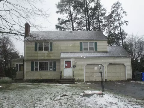 1177 N Main St, West Hartford, CT 06117