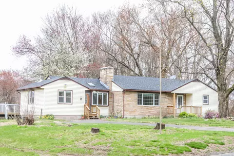 18 Pleasant Rd, Enfield, CT 06082