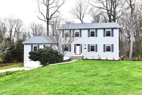 14 Lois Cir, Monroe, CT 06468