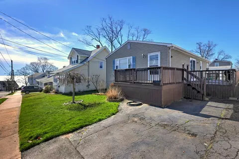 20 Sumac St, West Haven, CT 06516