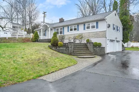 10 Field Rd, Danbury, CT 06811