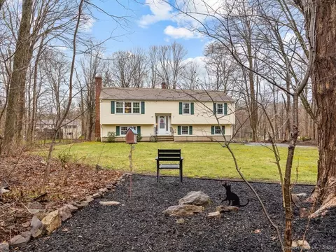 44 Oriole Cir, Guilford, CT 06437
