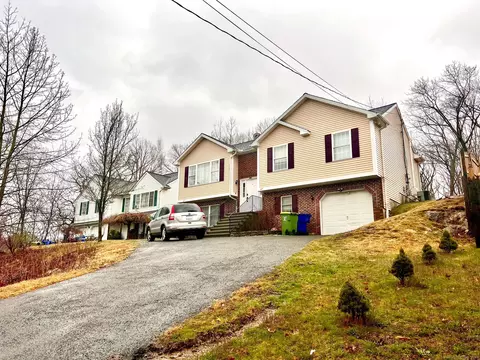 207 Newridge Ave, Waterbury, CT 06708