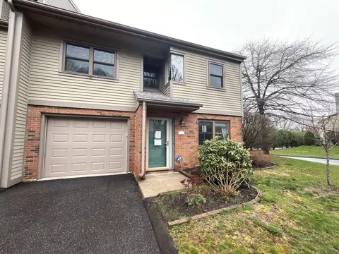 158 Metacomet Dr #158, Meriden, CT 06450