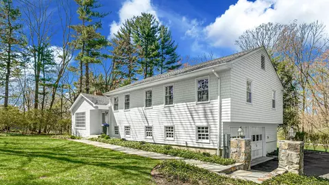 55 Parish Rd, New Canaan, CT 06840