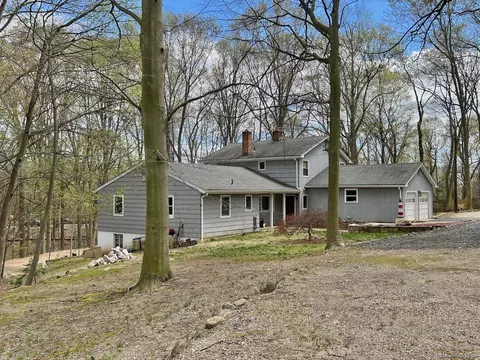 400 Keating Dr, Stratford, CT 06614