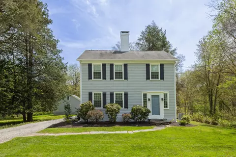 1477 Congress St, Fairfield, CT 06825