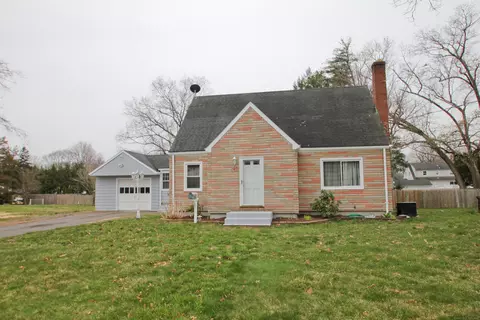415 Elm St, Windsor Locks, CT 06096