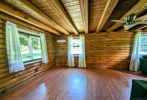 10 Pine Woods Rd, North Stonington, CT 06359