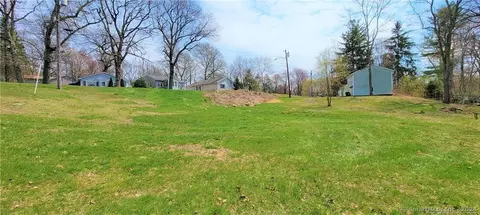 22 Overlook Ter, Plymouth, CT 06786
