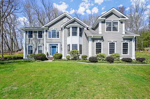 5 Still Hollow Pl, Ridgefield, CT 06877