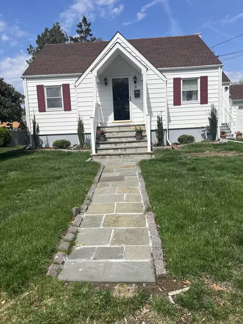 9 Princeton St, Norwalk, CT 06851