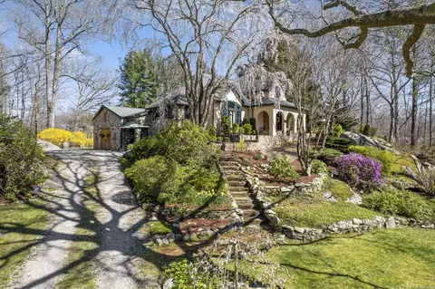 46 Airline Rd, Clinton, CT 06413