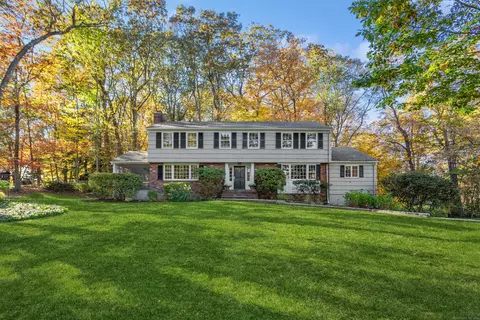 20 Heather Dr, Stamford, CT 06903
