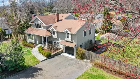 2 Norport Dr, Westport, CT 06880