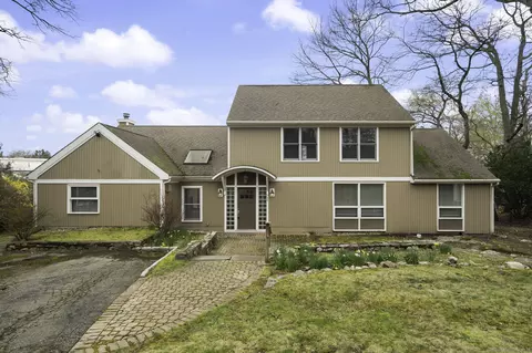 26 Splitrock Rd, Norwalk, CT 06854