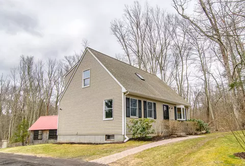 147 Covell Rd, Pomfret, CT 06259