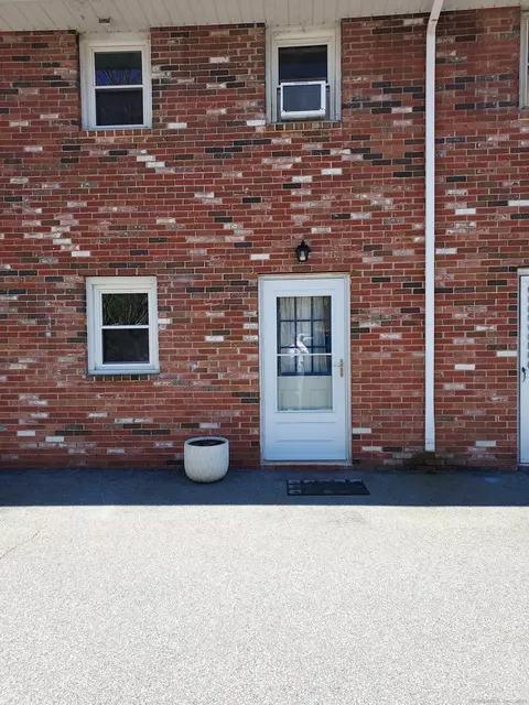 3 Rathbun Rd #4, East Lyme, CT 06357