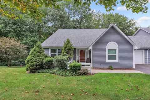 30 Meadow Lake Dr #30, Shelton, CT 06484