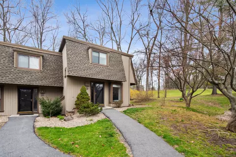 60 Crocus Ln #60, Avon, CT 06001