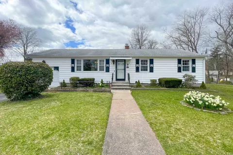 51 Dennis Cir, Hamden, CT 06514