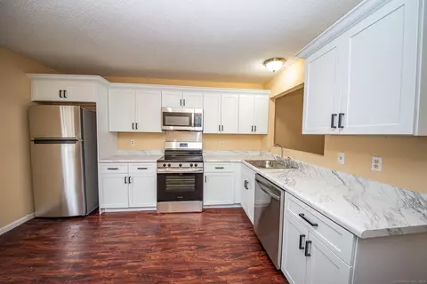 396 Waterville St #5, Waterbury, CT 06710