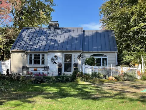21 Fernbel Ln, West Hartford, CT 06107