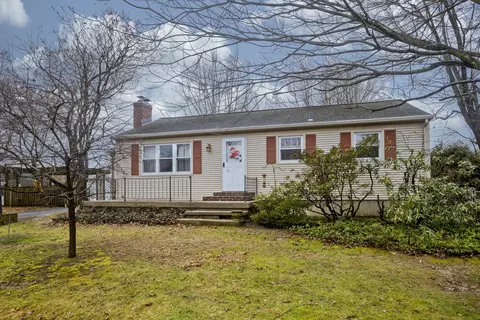 10 Leonard Rd, Enfield, CT 06082