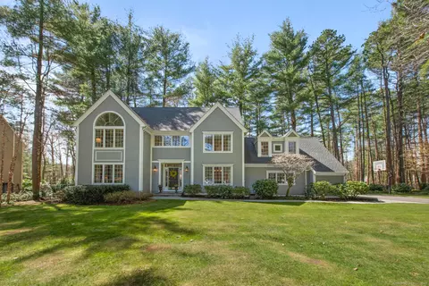 3 Belgravia Ter, Farmington, CT 06032
