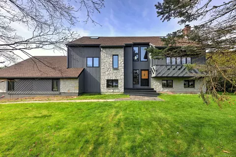 46 Acorn Rd, Branford, CT 06405