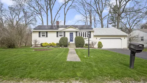 516 Reid St, Fairfield, CT 06824