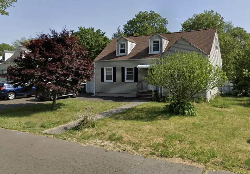 165 Nutmeg Rd, Bridgeport, CT 06610 12 Photos Movoto