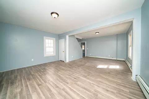 10 S 3rd St, Meriden, CT 06451