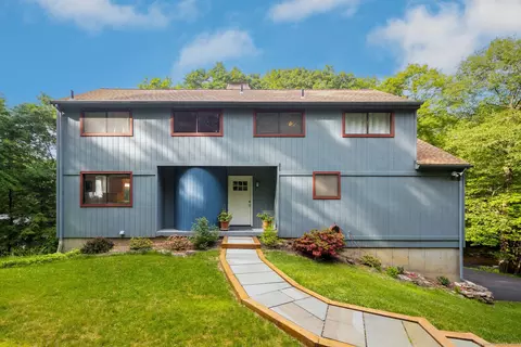 43 Olympic Dr, Danbury, CT 06810