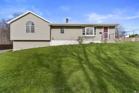 6 Radnor Ln, Watertown, CT 06779