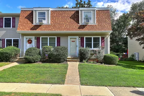 217 Brentwood Dr #217, Wallingford, CT 06492