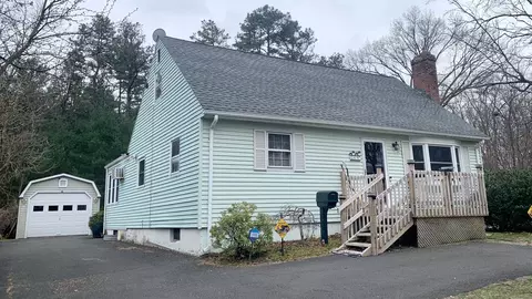 69 Juniper Dr, Windsor Locks, CT 06096