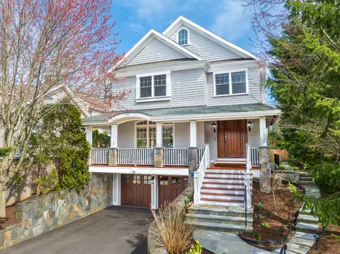 27 Grove St, Greenwich, CT 06831