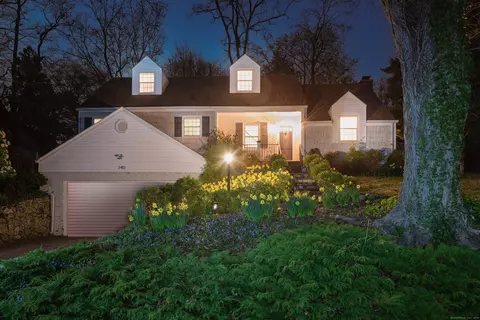 240 Sycamore Ter, Stamford, CT 06902