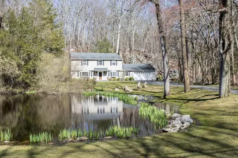 64 Jordan Ln, Stamford, CT 06903