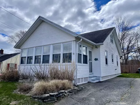 46 Sea Crest Ave, East Lyme, CT 06357