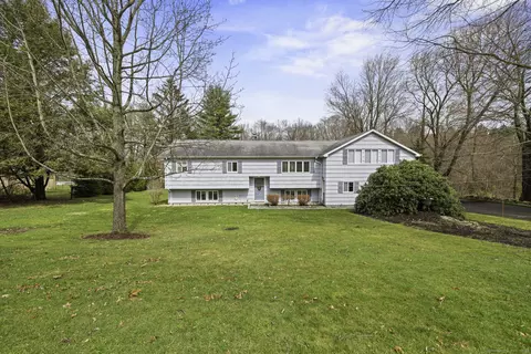 27 Linda Ln, Bethel, CT 06801
