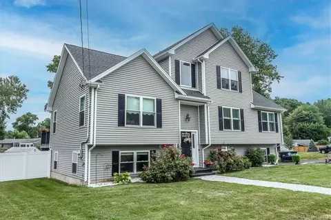 130 Pond Point Ave, Milford, CT 06460